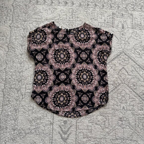 Maurices Tops - Maurices Size Small Mandala Print Delton Zipper Blouse
